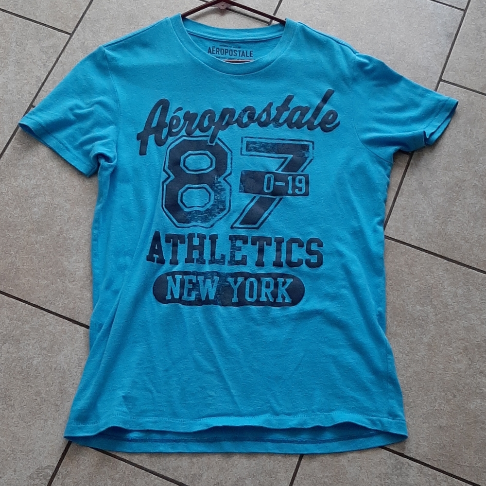 Light blue aeropostale t shirt